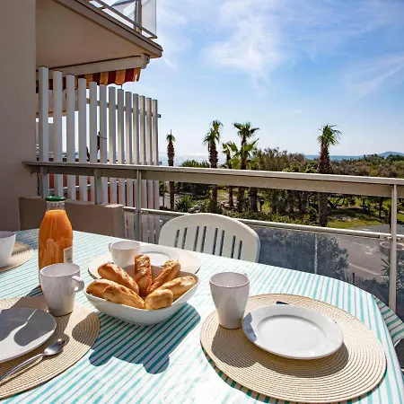 Les Capitelles-4 By Interhome